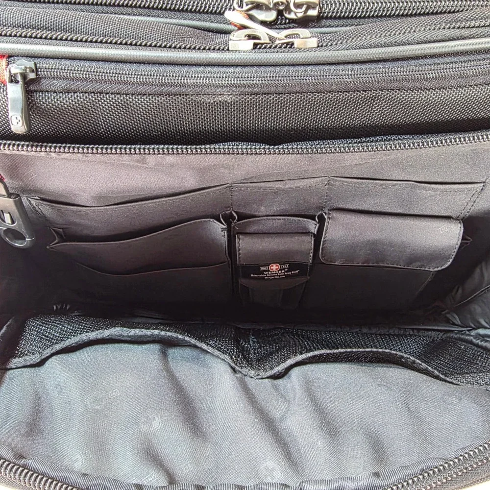Wenger Swiss Army Patriot 17 Rolling Laptop Briefcase Wheeled Case Black